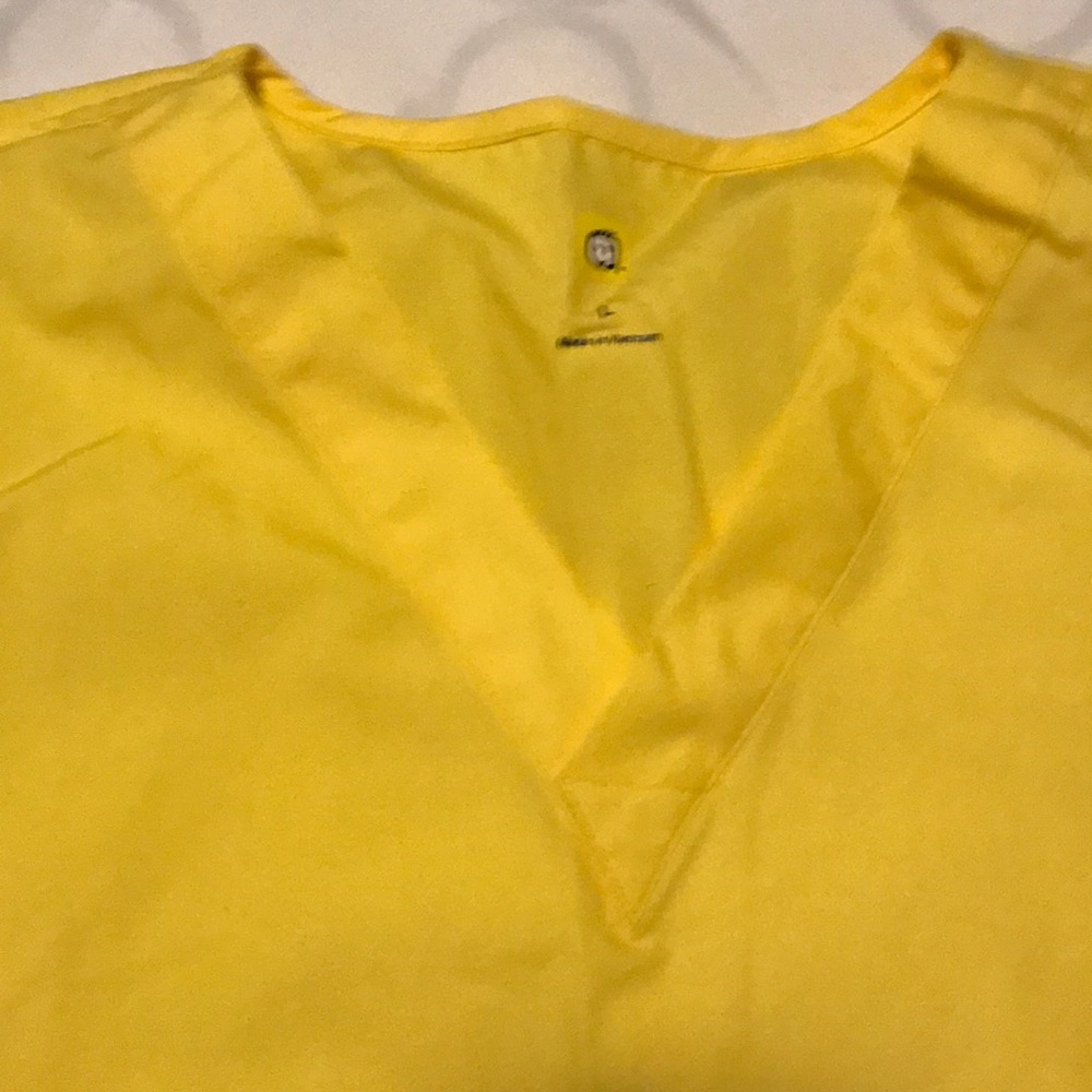 Scrub set